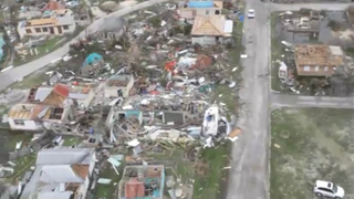 Barbuda quedó "reducida a escombros" y "prácticamente inhabitable" tras el paso de Irma, según el primer ministro